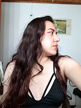 Emi chik online show from October 2025 11:41:02 AM