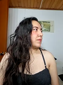 Emi chik online show from February 2026 10:03:02 AM