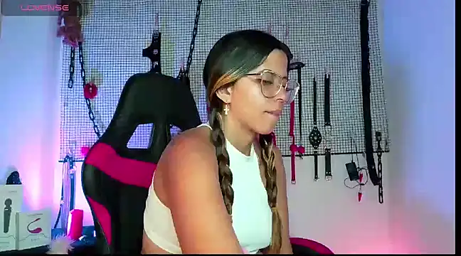 Snapshot of Megaan_Greey chatting on December 2024 11:56:01 PM Megaan Greey online show from December 2024 11:56:01 PM