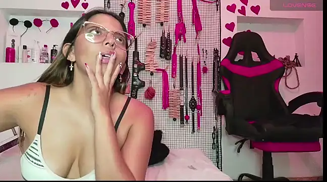 Snapshot of Megaan_Greey chatting on March 2025 10:05:02 PM Megaan Greey online show from March 2025 10:05:02 PM