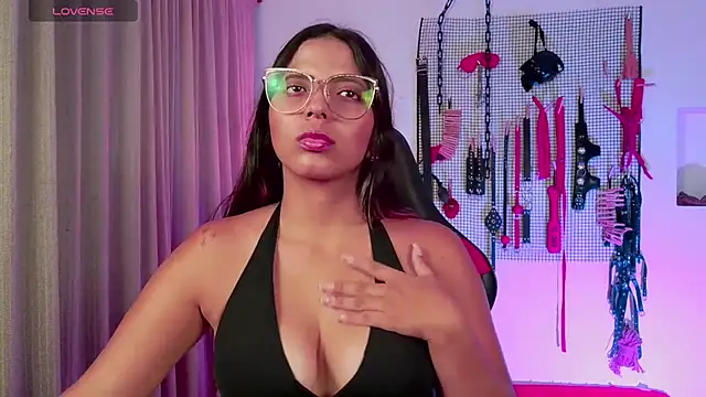 Snapshot of Megaan_Greey chatting on October 2025 09:35:02 PM Megaan Greey online show from October 2025 09:35:02 PM