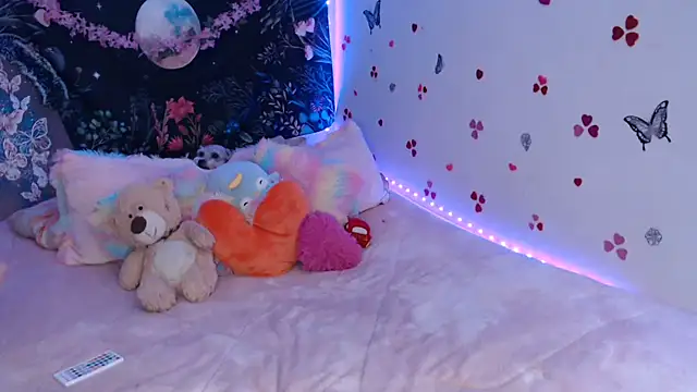 Snapshot of Emillyy_m chatting on September 2025 09:47:02 PM Emillyy m online show from September 2025 09:47:02 PM