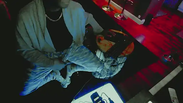 Pressure69mee online show from February 2025 03:30:02 AM