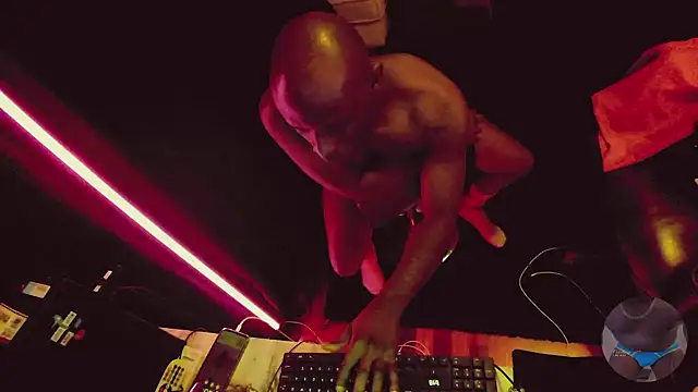 Pressure69mee online show from February 2025 10:04:01 AM