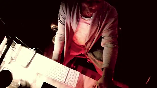 Pressure69mee online show from March 2025 11:34:02 PM