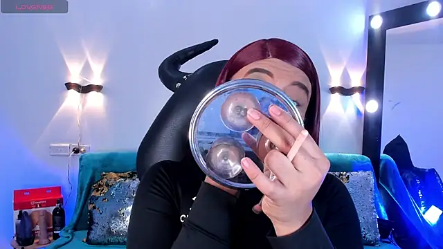 Emili Roux online show from April 2026 10:09:01 AM