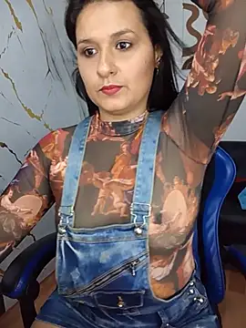Snapshot of elena_jonees chatting on May 2026 08:27:01 PM elena jonees online show from May 2026 08:27:01 PM