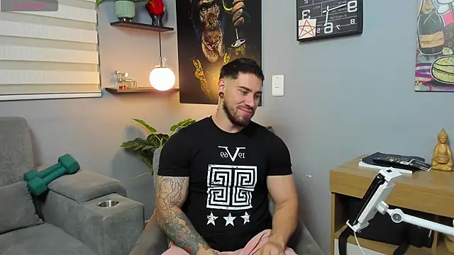Snapshot of Giorgio-Leone chatting on April 2026 12:42:01 AM Giorgio-Leone online show from April 2026 12:42:01 AM