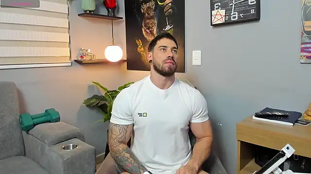 Snapshot of Giorgio-Leone chatting on May 2026 12:05:01 AM Giorgio-Leone online show from May 2026 12:05:01 AM