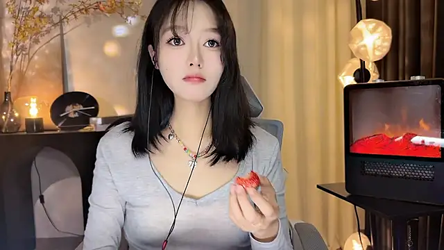 xiaodaibabyy online show from December 2024 01:06:02 PM