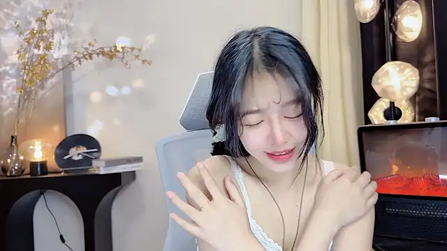 xiaodaibabyy online show from January 2025 03:47:02 PM