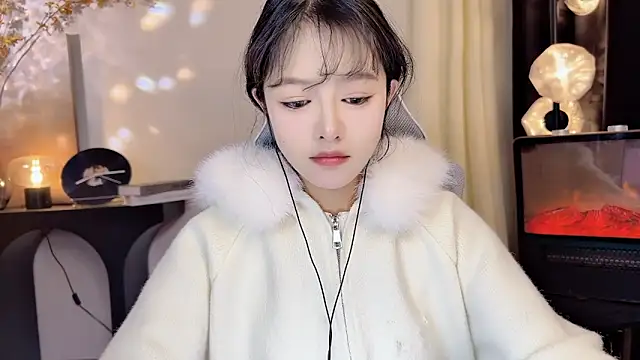 xiaodaibabyy online show from February 2025 04:22:01 PM