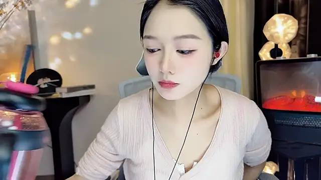 xiaodaibabyy online show from February 2025 04:39:02 PM