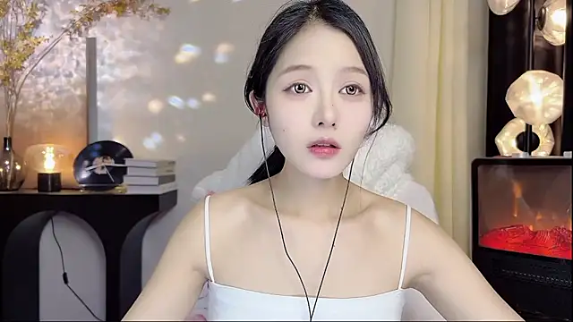 xiaodaibabyy online show from March 2025 01:23:01 AM