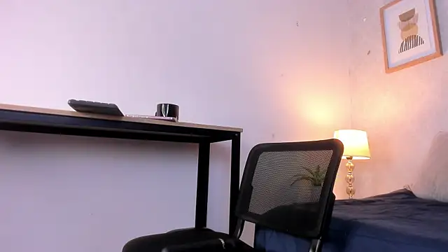 Caroline dh online show from April 2026 11:51:02 AM