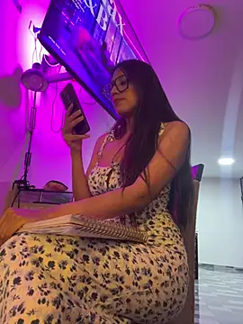 Snapshot of AleFantasy0001 chatting on May 2026 02:07:02 AM AleFantasy0001 online show from May 2026 02:07:02 AM