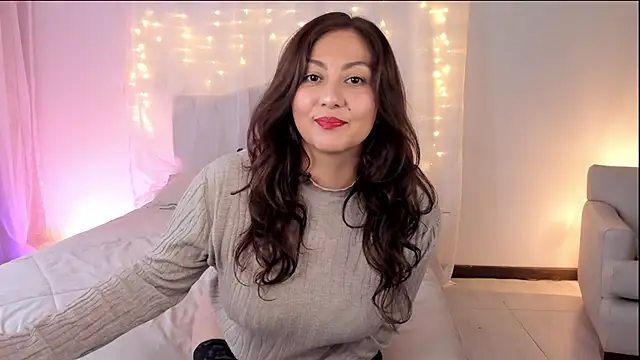 karla paradise  online show from December 2024 06:27:02 PM