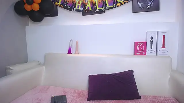 Melodi Roux online show from October 2025 01:12:01 PM