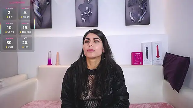 Melodi Roux online show from November 2025 05:40:02 AM