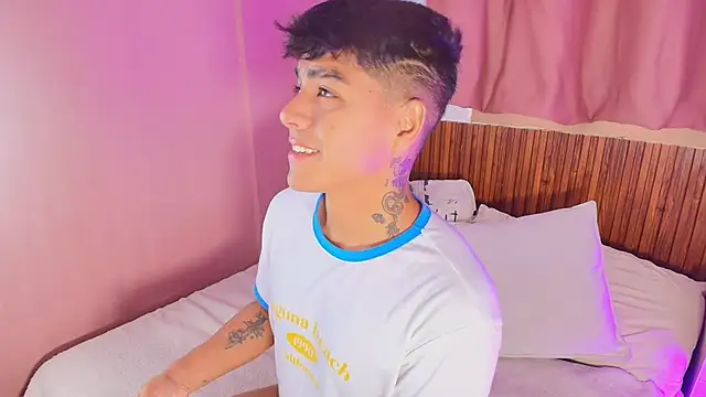 kiing azahell online show from March 2026 09:10:02 PM