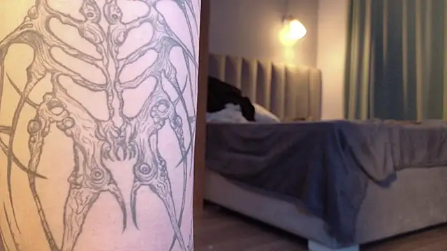 Yuriko May online show from September 2025 04:18:01 PM