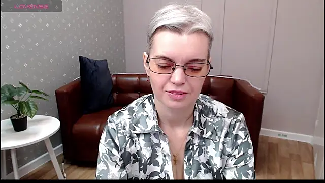 Cutie Erikaa1 online show from December 2025 02:17:01 AM