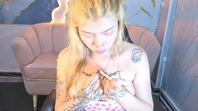 Kitty fox b online show from April 2026 01:17:02 PM