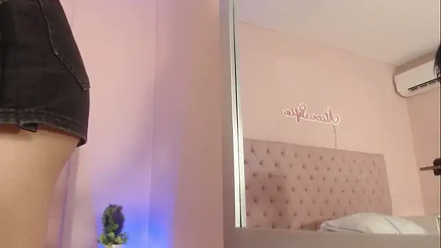 alice sofia online show from November 2025 01:44:02 PM