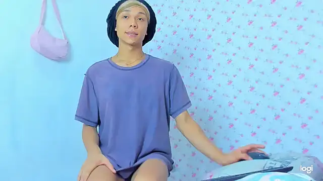 StassieBell online show from October 2025 07:48:01 PM