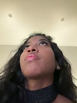 IamCrystal2 online show from December 2024 08:32:02 PM