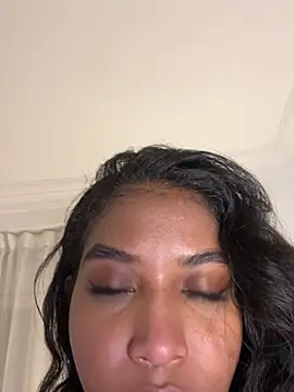 IamCrystal2 online show from March 2026 05:44:01 AM