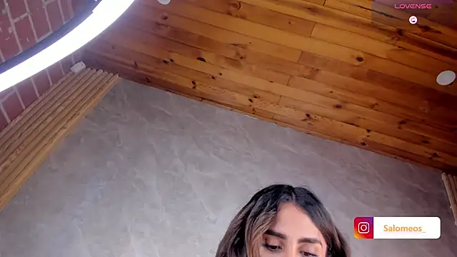 Niki Texas online show from April 2026 08:03:01 PM