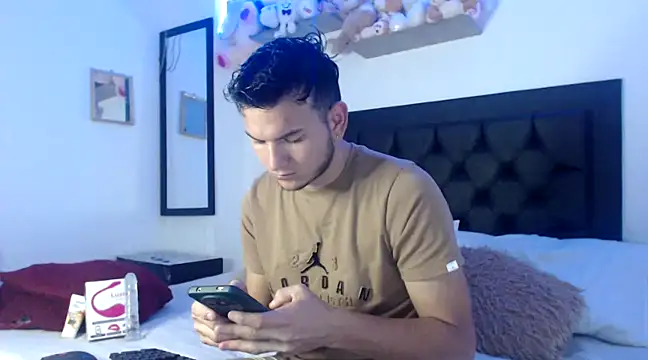 Snapshot of Latin_Boy24 chatting on January 2025 04:30:02 PM Latin Boy24 online show from January 2025 04:30:02 PM