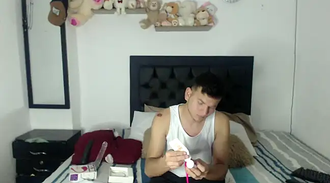 Snapshot of Latin_Boy24 chatting on February 2025 03:12:02 AM Latin Boy24 online show from February 2025 03:12:02 AM