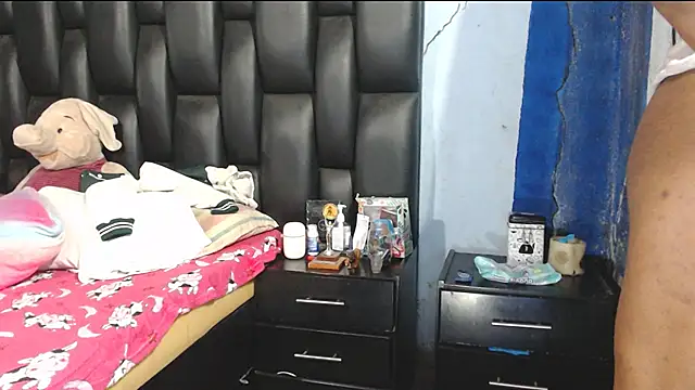 Snapshot of Kam54_ chatting on December 2024 01:49:01 PM Kam54 online show from December 2024 01:49:01 PM