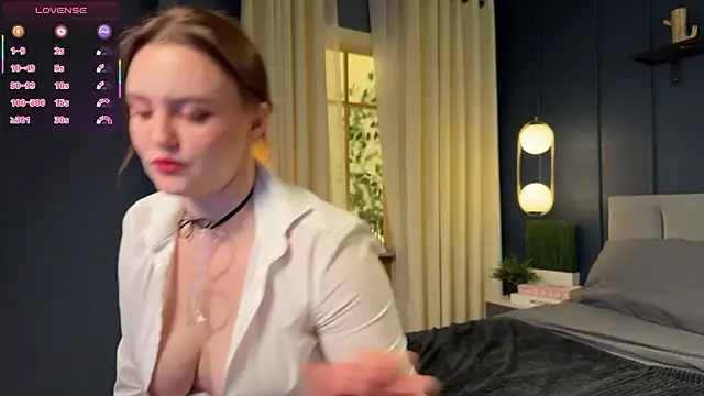 Lella Ryann  online show from February 2026 05:39:01 PM