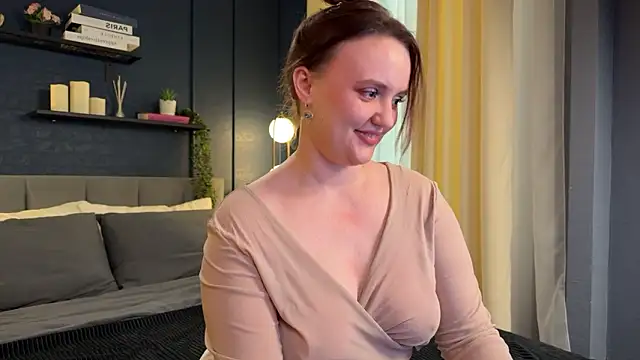 Lella Ryann  online show from February 2026 01:38:02 PM