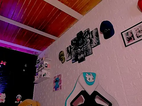 Snapshot of missycanoo chatting on September 2025 03:10:02 AM missycanoo online show from September 2025 03:10:02 AM