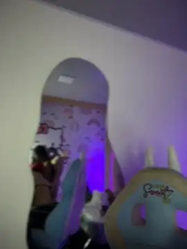 Annie LS online show from October 2025 08:04:01 PM