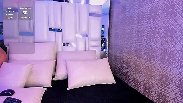 Valery Foxx  online show from December 2024 11:56:02 AM