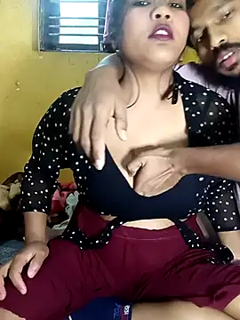 Snapshot of Radhikadavi879 chatting on January 2025 08:29:01 AM Radhikadavi879 online show from January 2025 08:29:01 AM