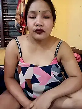 Snapshot of Radhikadavi879 chatting on January 2025 03:35:02 PM Radhikadavi879 online show from January 2025 03:35:02 PM