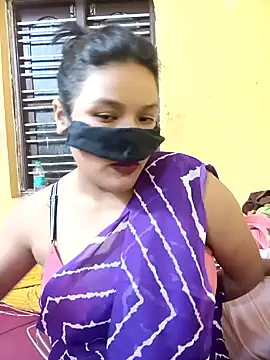 Snapshot of Radhikadavi879 chatting on February 2025 04:14:02 PM Radhikadavi879 online show from February 2025 04:14:02 PM