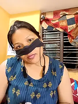 Snapshot of Radhikadavi879 chatting on February 2025 07:38:02 PM Radhikadavi879 online show from February 2025 07:38:02 PM