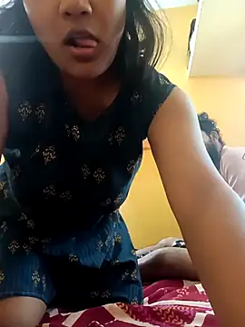 Snapshot of Radhikadavi879 chatting on February 2025 06:55:01 AM Radhikadavi879 online show from February 2025 06:55:01 AM