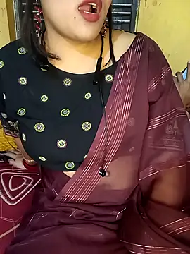 Snapshot of Radhikadavi879 chatting on March 2025 03:31:01 PM Radhikadavi879 online show from March 2025 03:31:01 PM