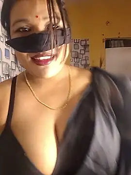 Snapshot of Radhikadavi879 chatting on September 2025 05:07:01 PM Radhikadavi879 online show from September 2025 05:07:01 PM