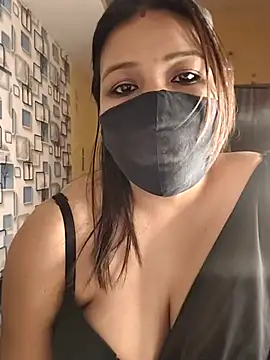 Snapshot of Radhikadavi879 chatting on October 2025 04:04:01 PM Radhikadavi879 online show from October 2025 04:04:01 PM