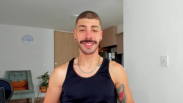 Snapshot of Guyinthemountain chatting on December 2024 12:45:02 PM Guyinthemountain online show from December 2024 12:45:02 PM