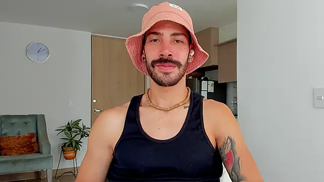 Snapshot of Guyinthemountain chatting on January 2025 03:51:01 PM Guyinthemountain online show from January 2025 03:51:01 PM